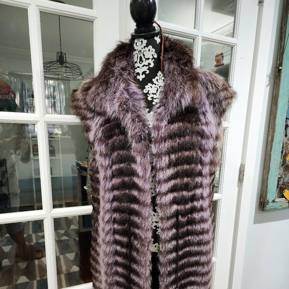 Feraud Paris Fur Vest (Beaver Fur) - Picture 1 of 7
